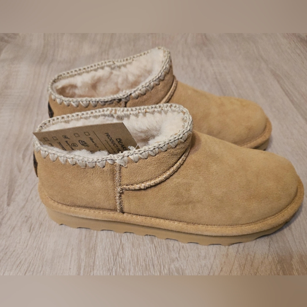 NWT BearPaw 11W Suede Tan Ankle Booties Crochet Trm Lana